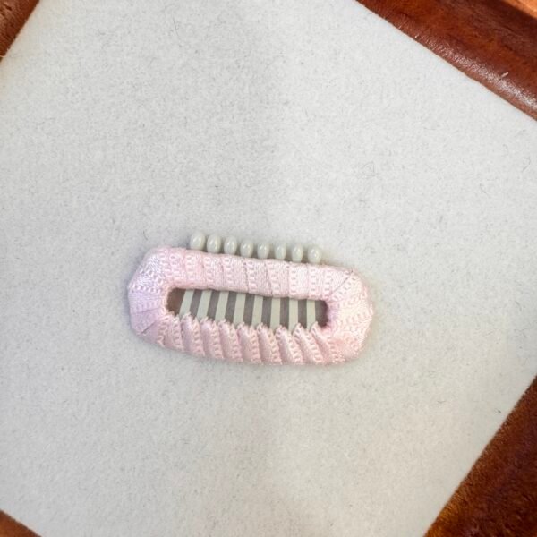 ペットのヘアピン